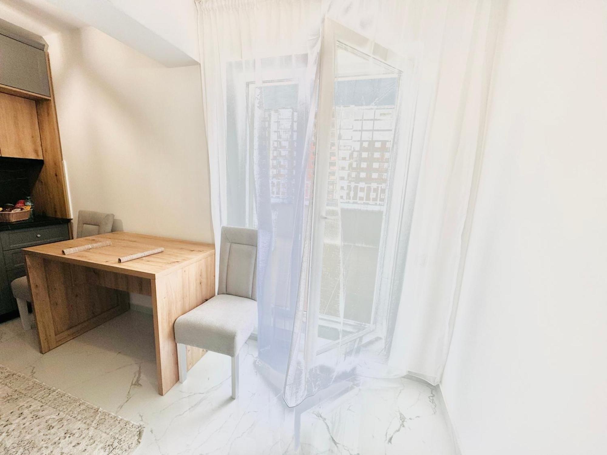 Luxury Apartment Sinuhe Braşov Exterior foto